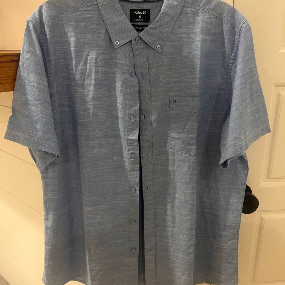 Hurley Men's Light Blue Casual Button Down Shirt